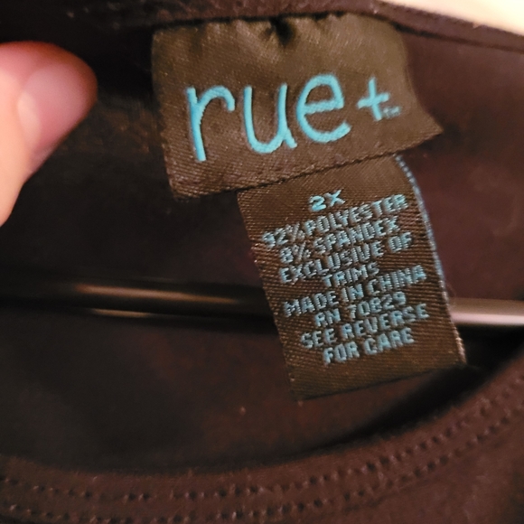 Crop top - Picture 2 of 2